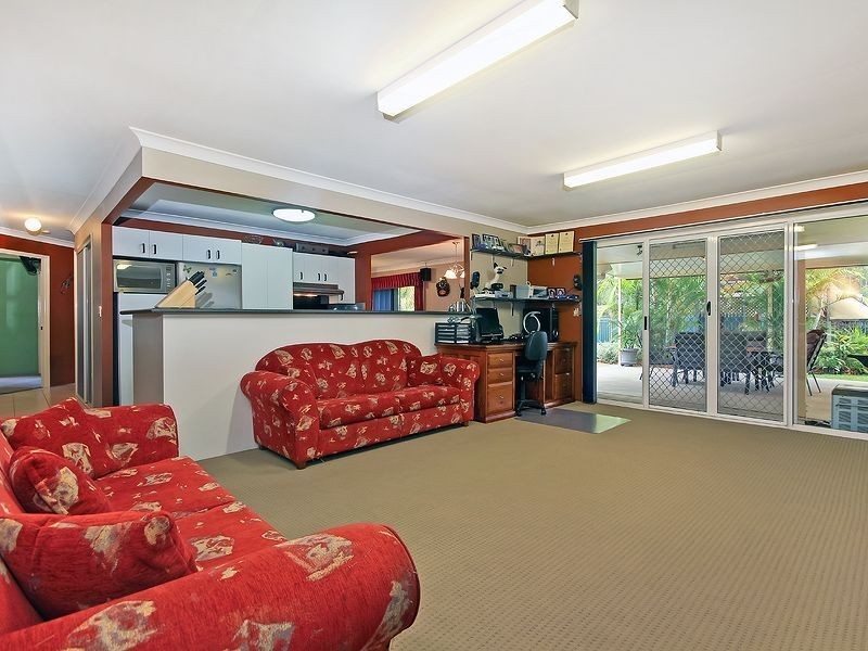 27 Falvey Crescent, Goodna QLD 4300