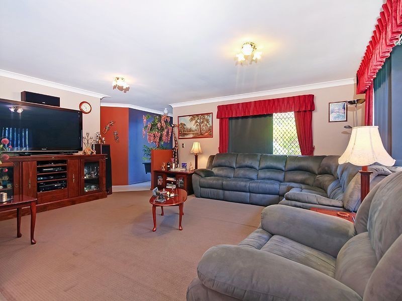 27 Falvey Crescent, Goodna QLD 4300