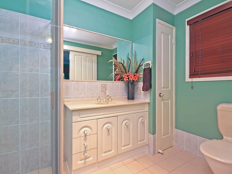 27 Falvey Crescent, Goodna QLD 4300