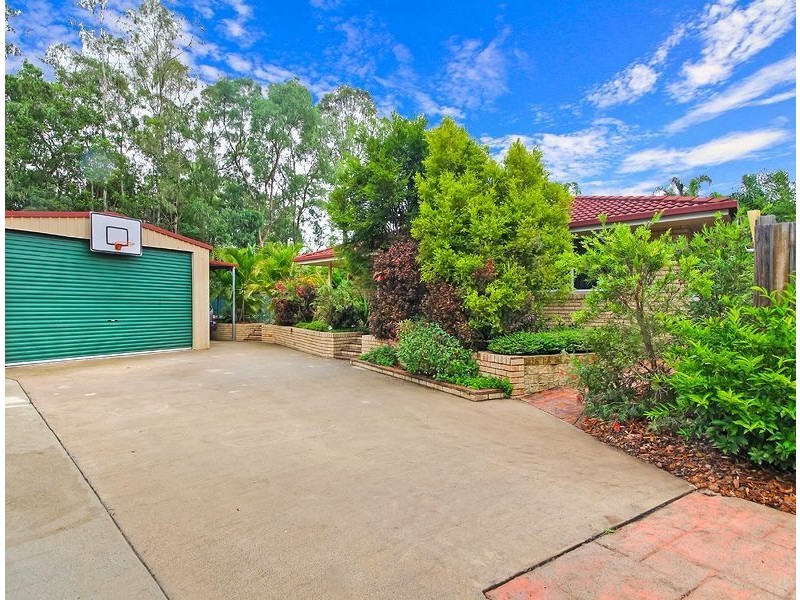 27 Falvey Crescent, Goodna QLD 4300