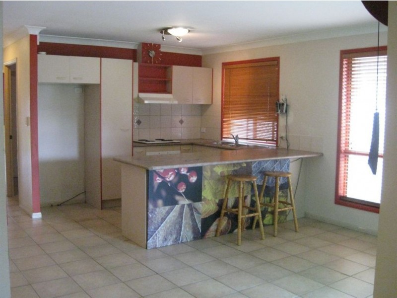 10 Sugarloaf Street, Forest Lake QLD 4078