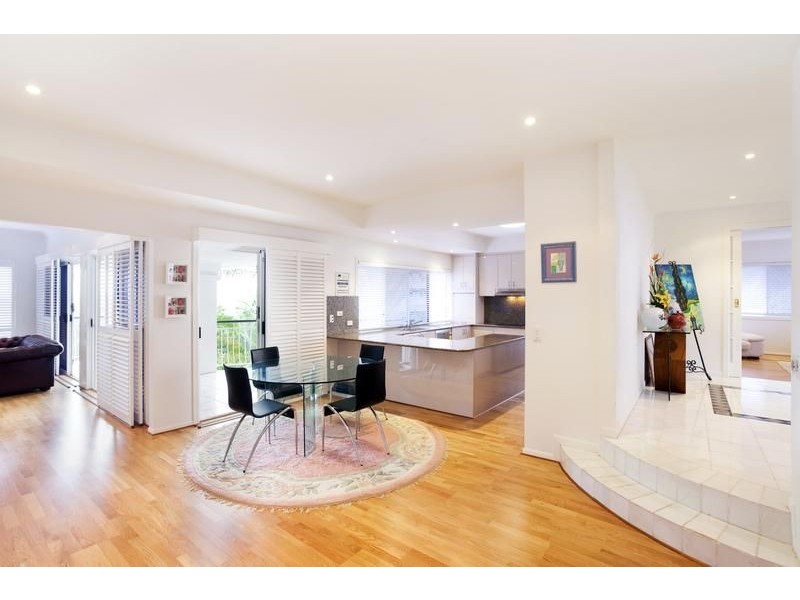 16 Becker Place, Mount Ommaney QLD 4074