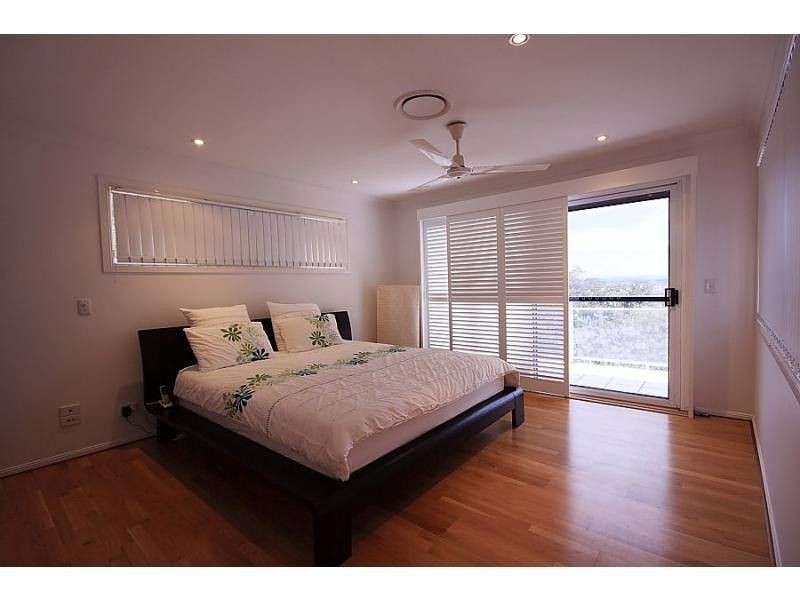 16 Becker Place, Mount Ommaney QLD 4074