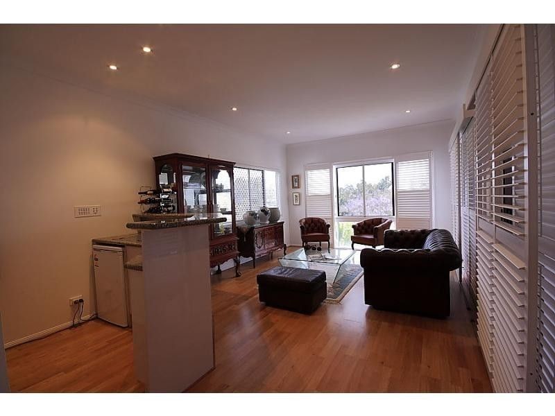 16 Becker Place, Mount Ommaney QLD 4074