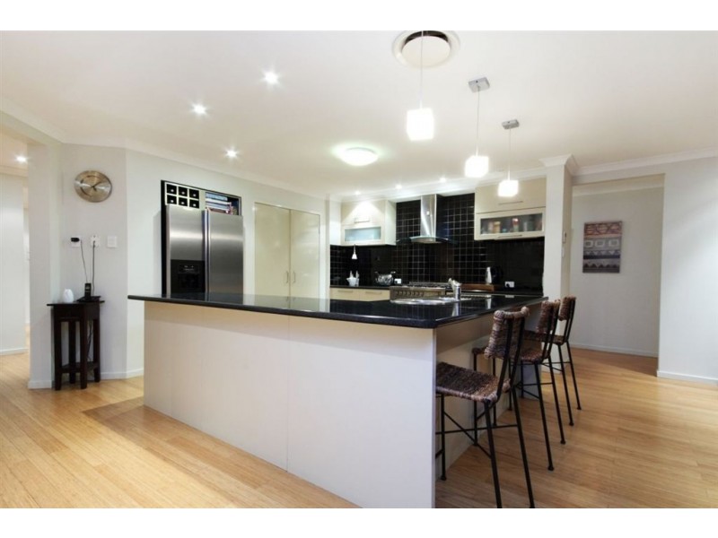 4 Unley Place, Forest Lake QLD 4078