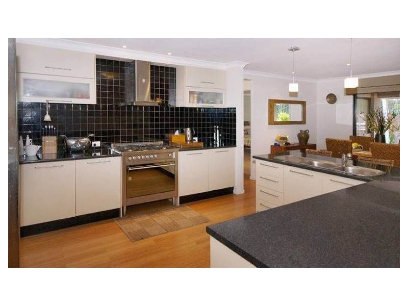 4 Unley Place, Forest Lake QLD 4078