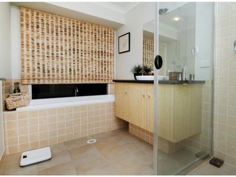 4 Unley Place, Forest Lake QLD 4078