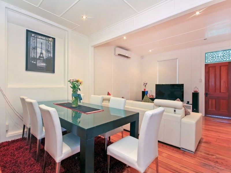 18 Hipwood Street, Spring Hill QLD 4000