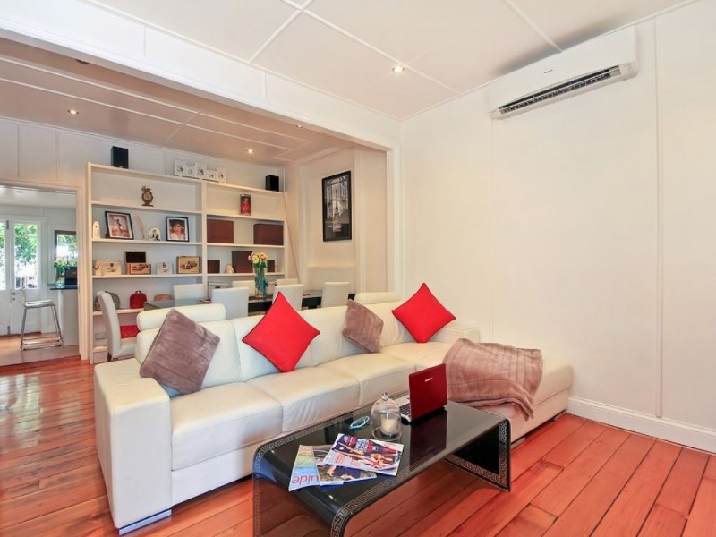 18 Hipwood Street, Spring Hill QLD 4000