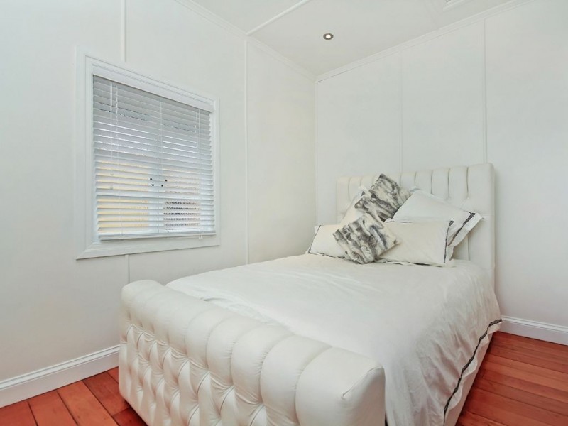 18 Hipwood Street, Spring Hill QLD 4000