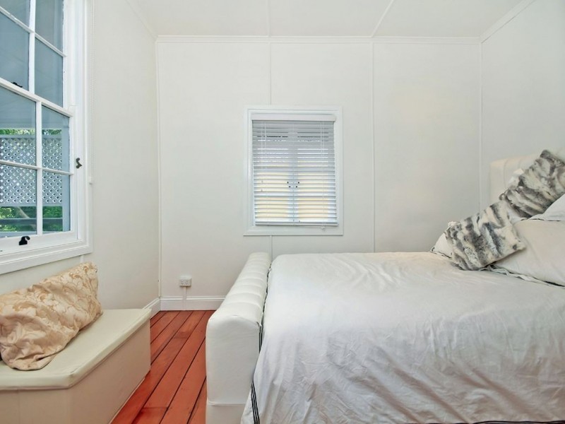 18 Hipwood Street, Spring Hill QLD 4000