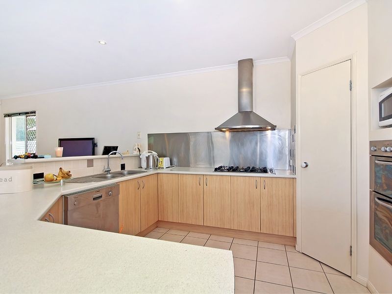 52 Carisbrook Circuit, Forest Lake QLD 4078