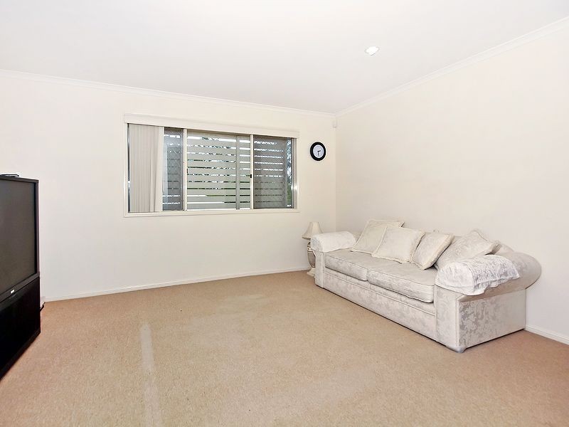 52 Carisbrook Circuit, Forest Lake QLD 4078