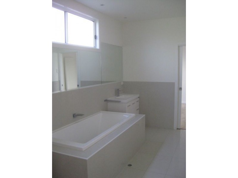 2 Cayman Place, Forest Lake QLD 4078