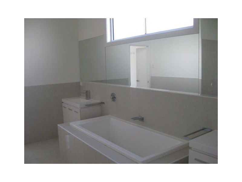 2 Cayman Place, Forest Lake QLD 4078