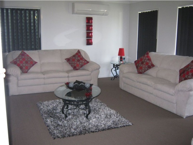 8 Anesbury Street, Doolandella QLD 4077