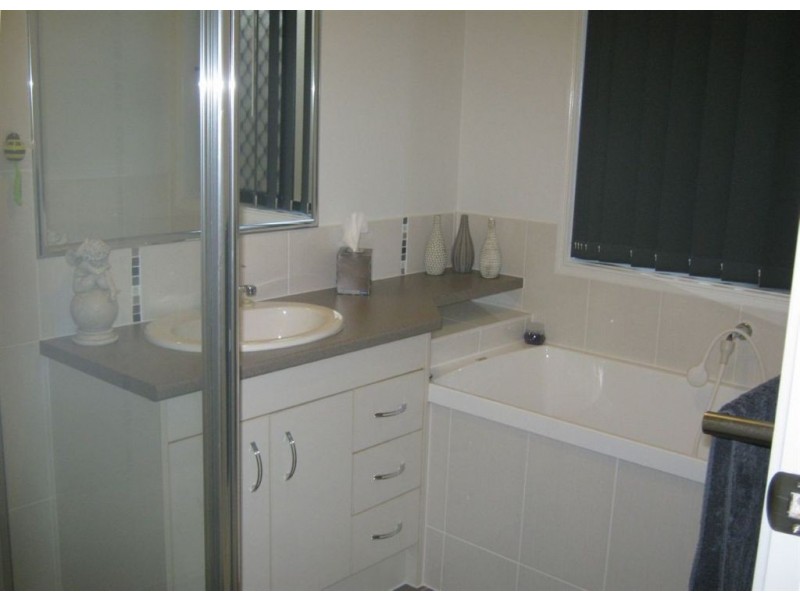 8 Anesbury Street, Doolandella QLD 4077