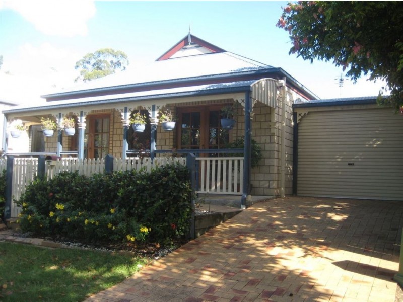 33 Simpson Way, Forest Lake QLD 4078