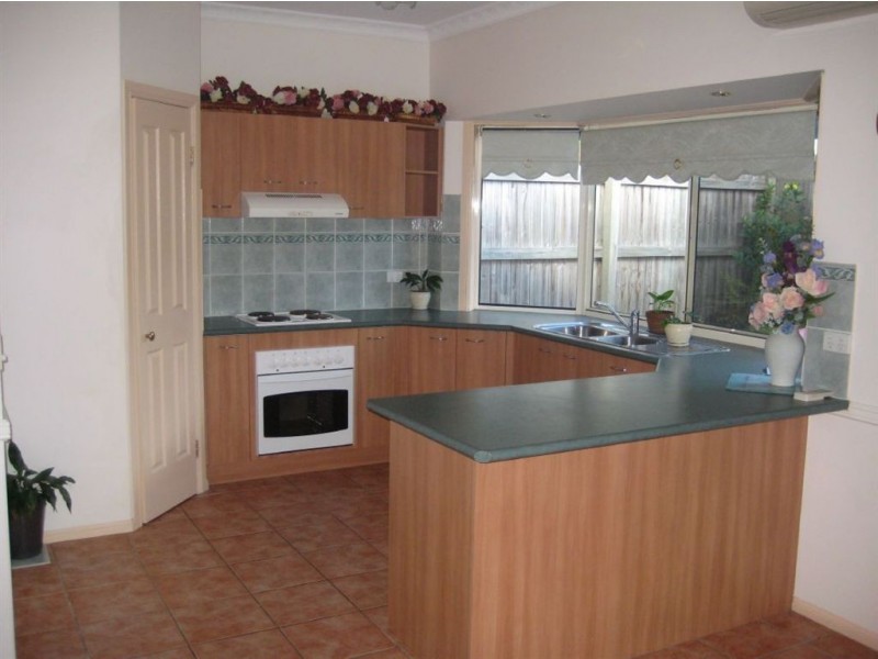 33 Simpson Way, Forest Lake QLD 4078