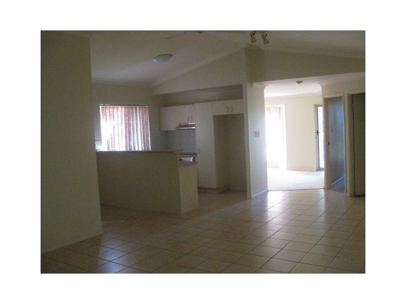 2 Selwyn Close, Forest Lake QLD 4078