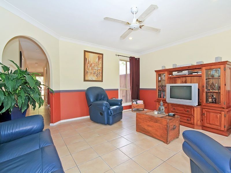 12 Blenheim Close, Forest Lake QLD 4078