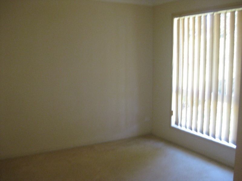 10 Midcrest Lane, Springfield QLD 4300