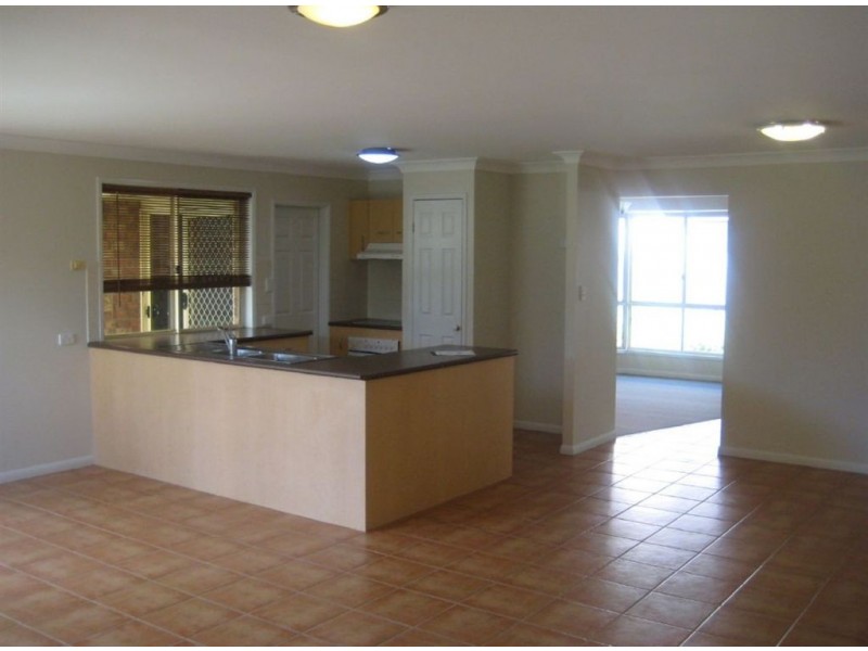 13 Winnecke Close, Forest Lake QLD 4078