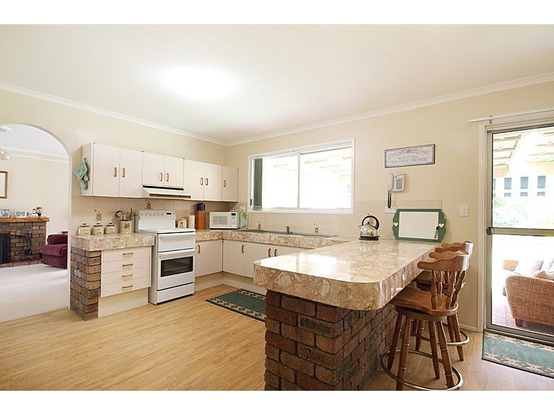 11 Steven Street, Camira QLD 4300