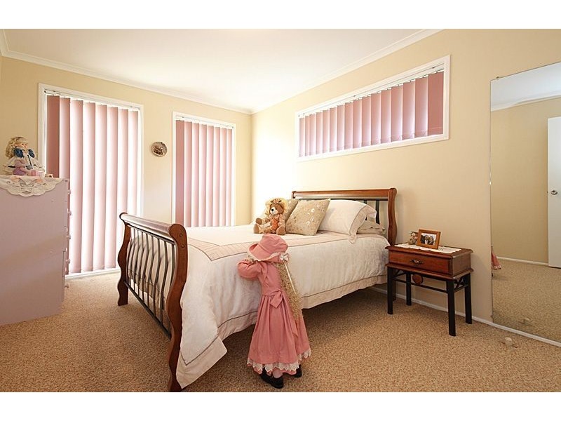 11 Steven Street, Camira QLD 4300