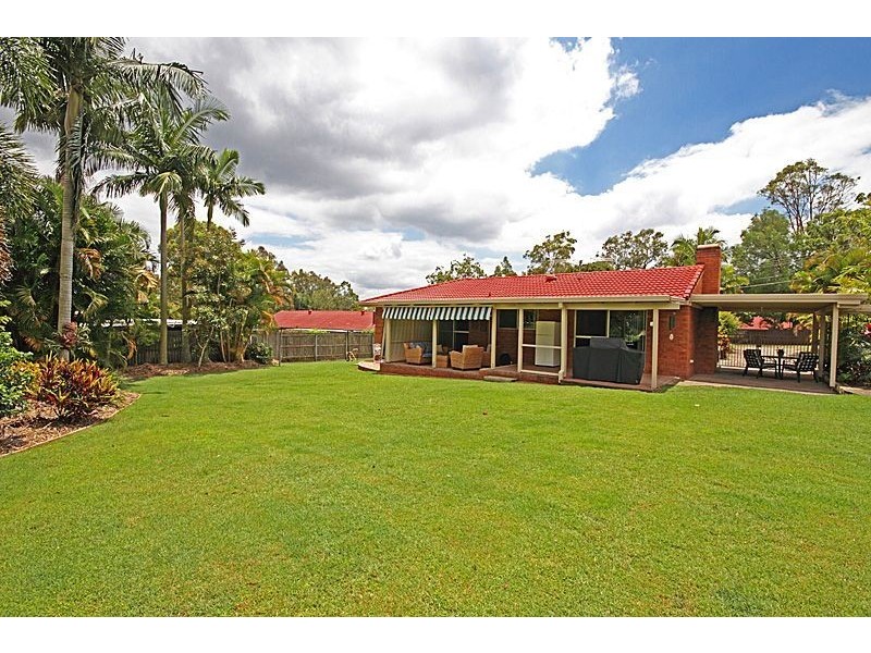 11 Steven Street, Camira QLD 4300