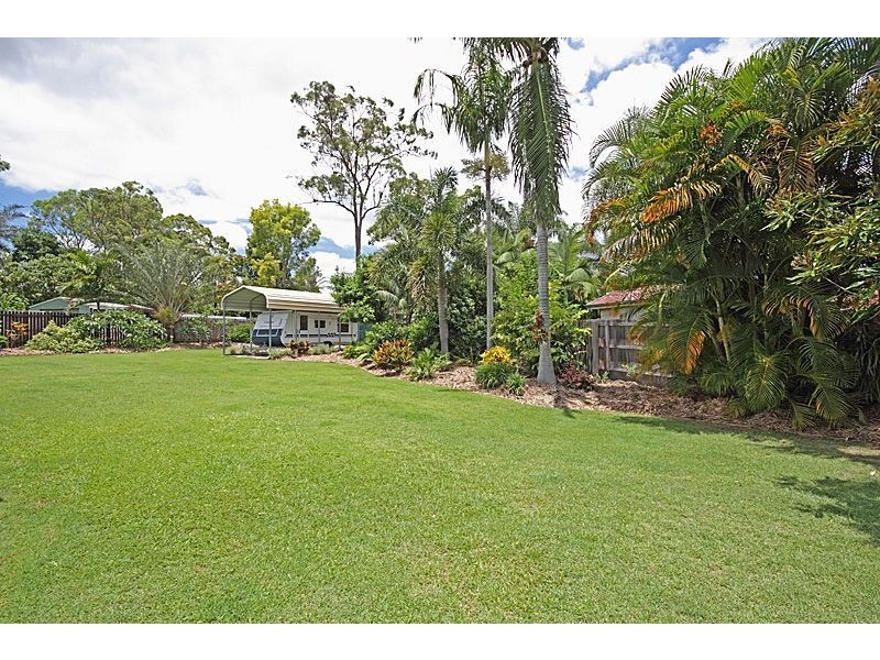 11 Steven Street, Camira QLD 4300