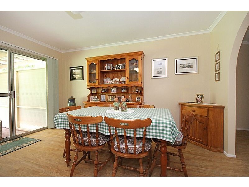 11 Steven Street, Camira QLD 4300