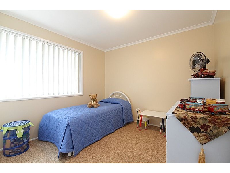 11 Steven Street, Camira QLD 4300