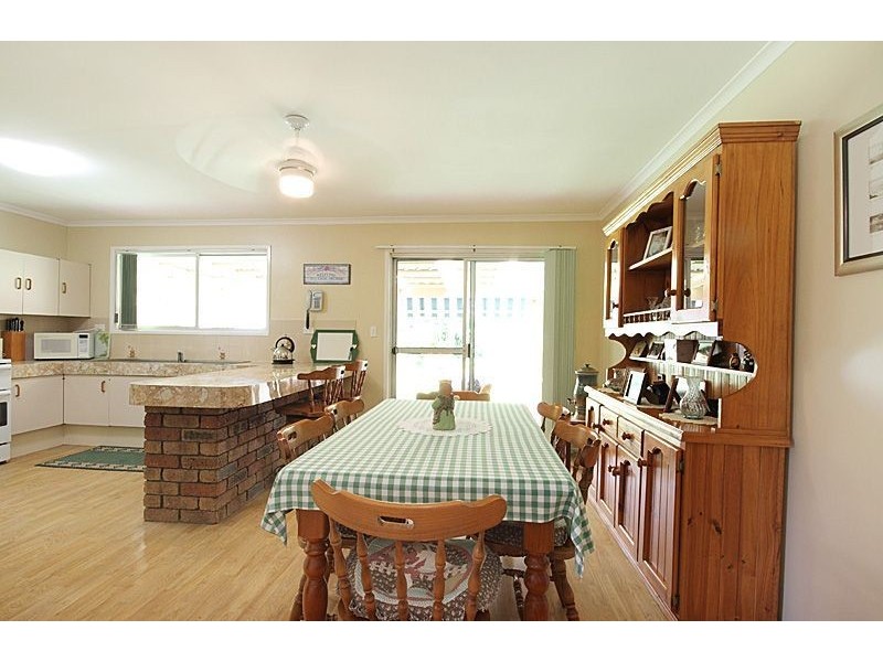 11 Steven Street, Camira QLD 4300