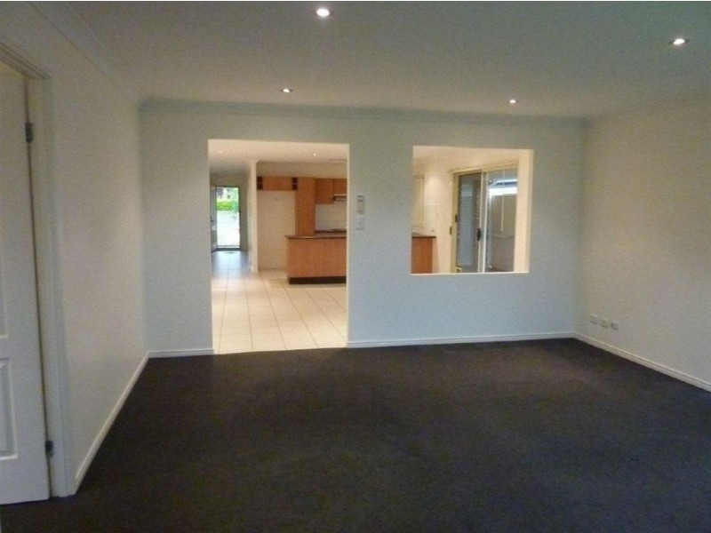 8 Bullen Circuit, Forest Lake QLD 4078