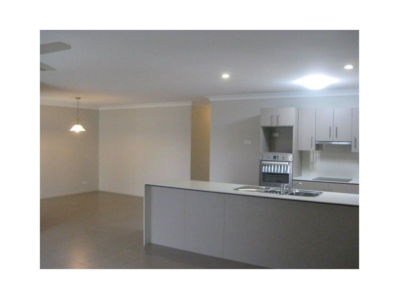 66 Rockfield Rd, Doolandella QLD 4077