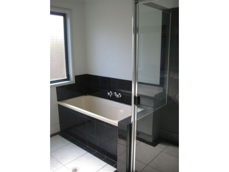 11 Leyburn Crescent, Forest Lake QLD 4078