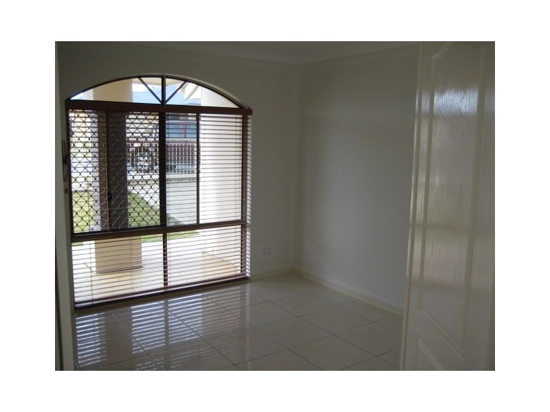 9 St Andrews Place, Forest Lake QLD 4078