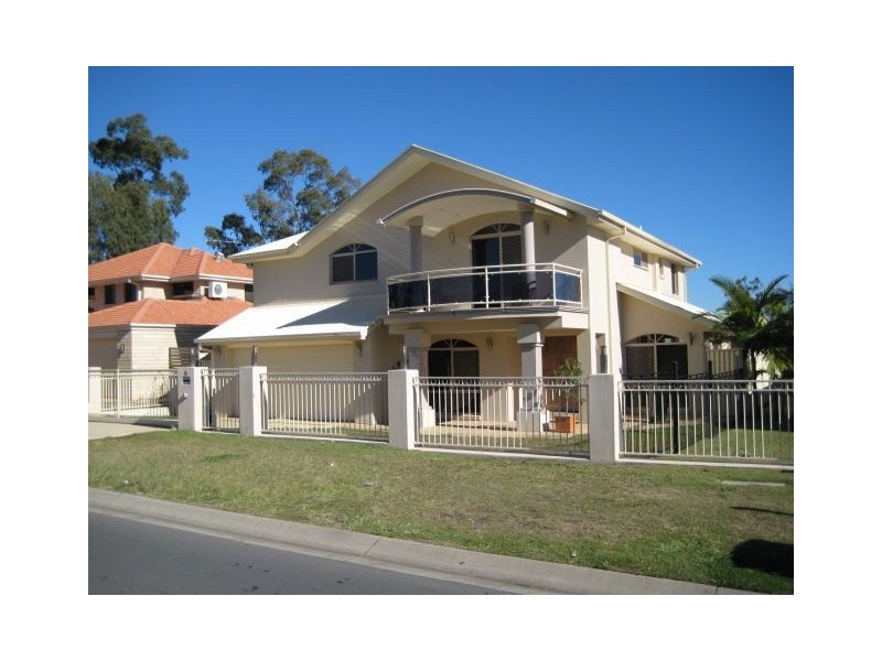 9 St Andrews Place, Forest Lake QLD 4078