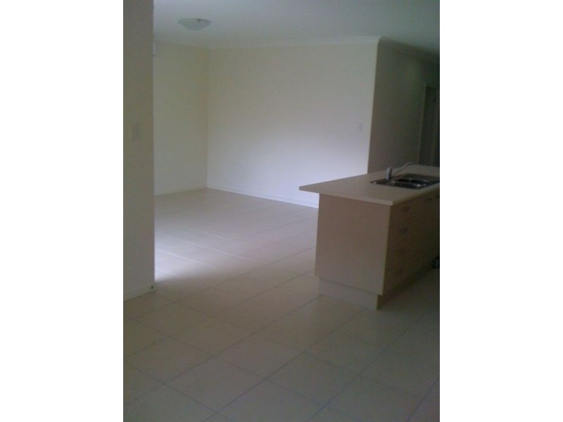 33 Arnaldo avenue, Augustine Heights QLD 4300