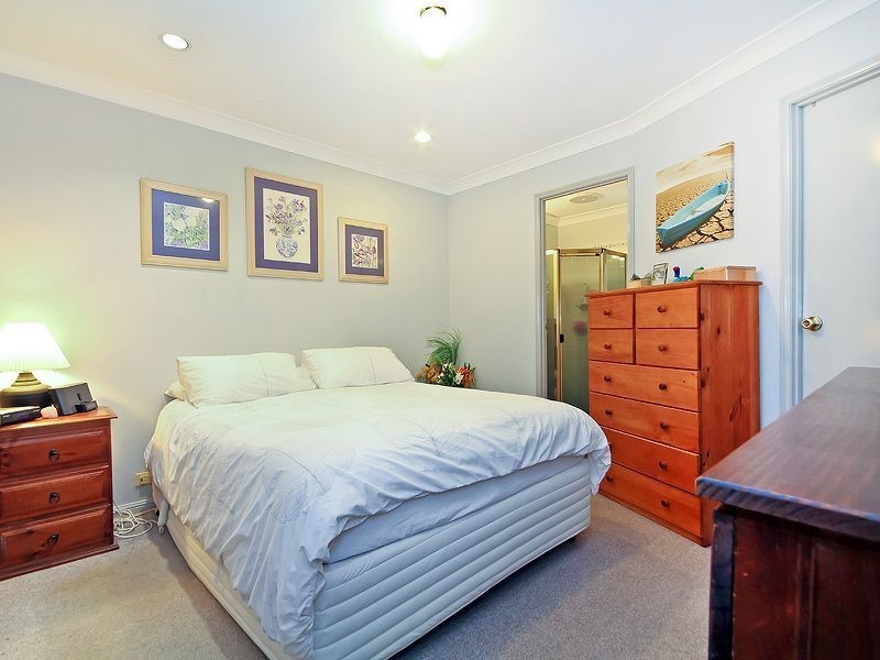 32 Evergreen Place, Forest Lake QLD 4078