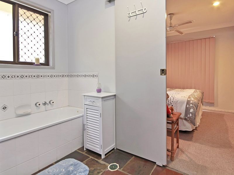 32 Evergreen Place, Forest Lake QLD 4078