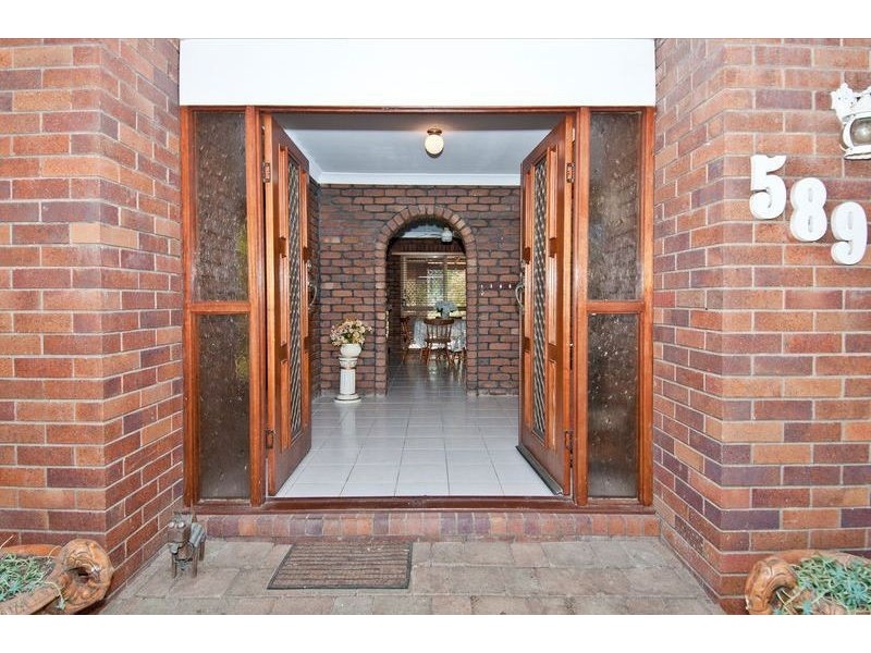 587-589 Junction Road, Barellan Point QLD 4306