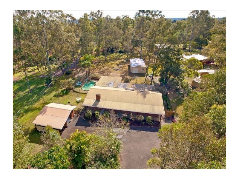 587-589 Junction Road, Barellan Point QLD 4306