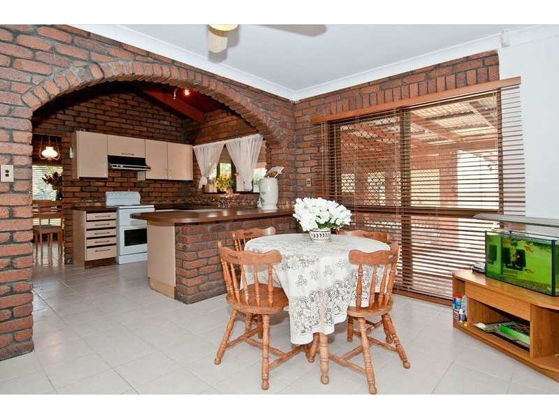 587-589 Junction Road, Barellan Point QLD 4306