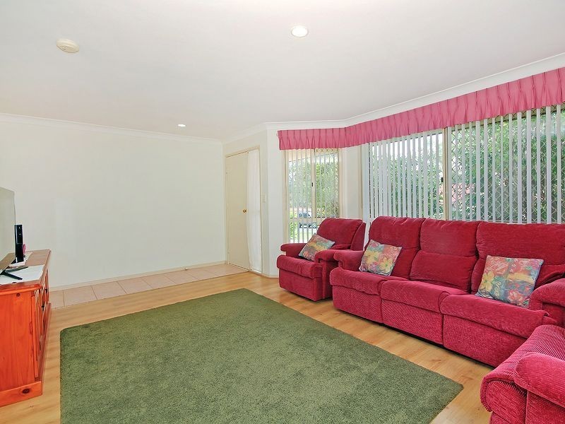 8 Tasman Place, Forest Lake QLD 4078