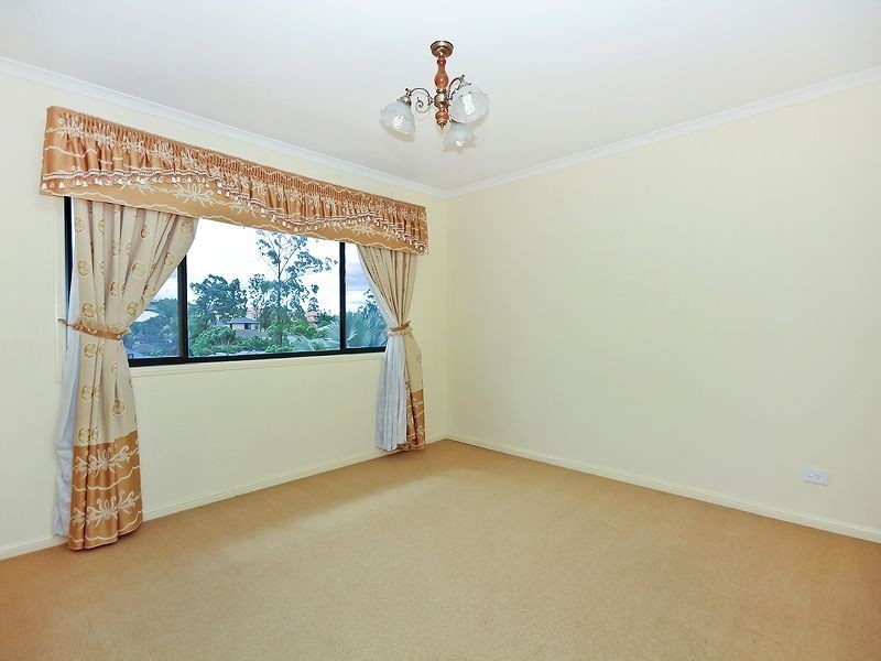 7 Templestowe Close, Forest Lake QLD 4078