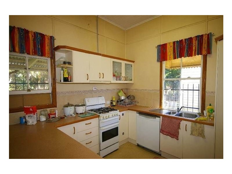 17 Torrens Street, Annerley QLD 4103