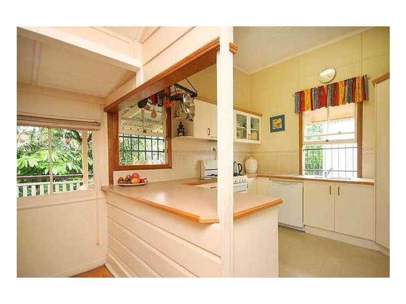 17 Torrens Street, Annerley QLD 4103