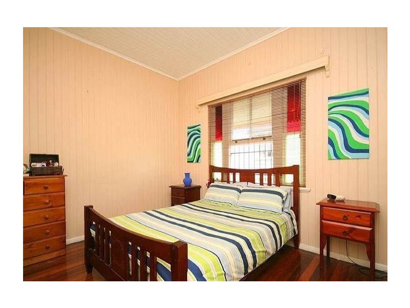 17 Torrens Street, Annerley QLD 4103
